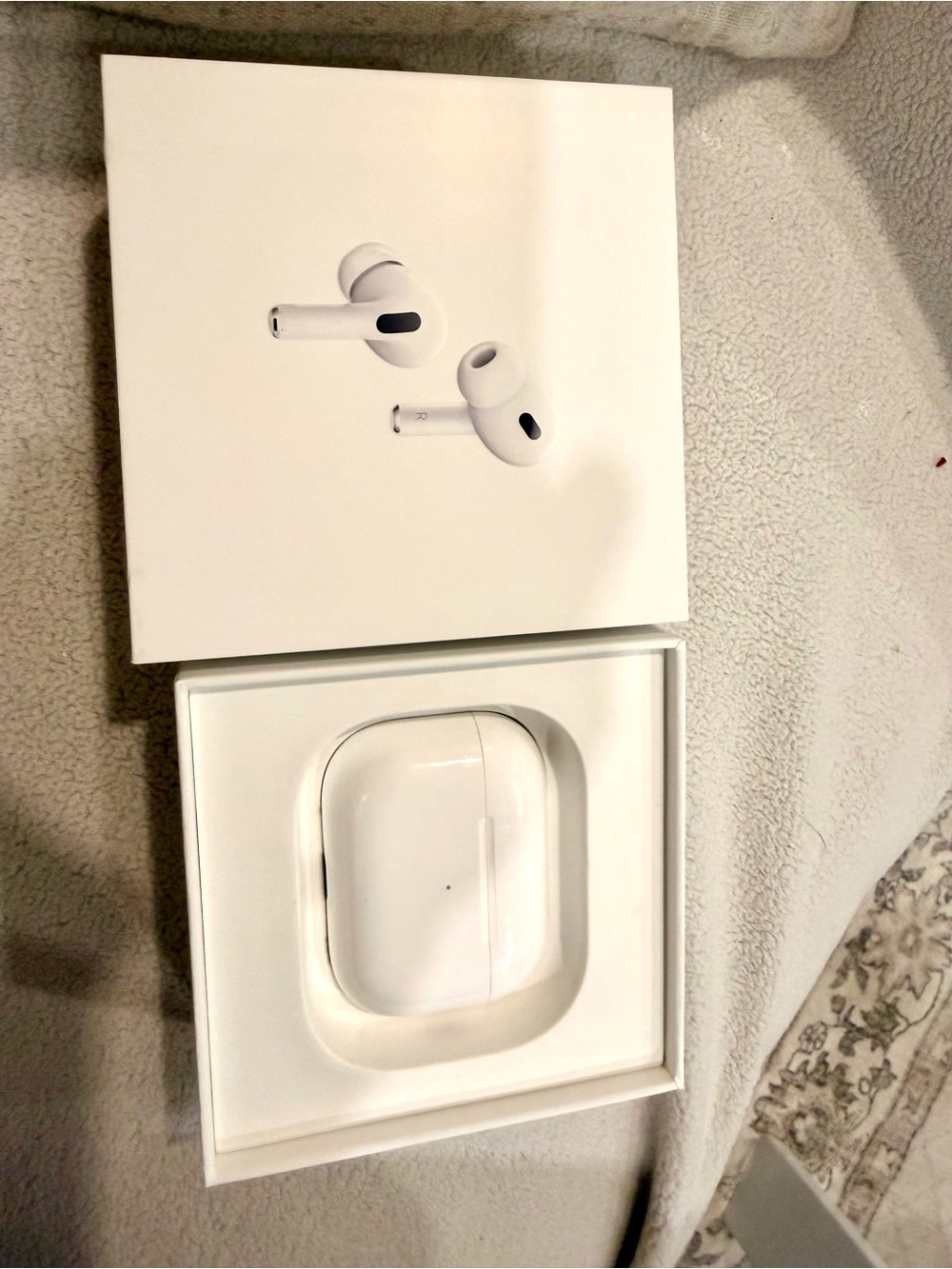Apple AirPods Pro Wireless Earbuds in White with Charging Case + warranty